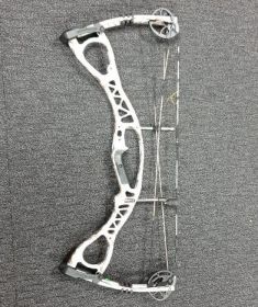Used Hoyt Charger RH 60 Pound Cam Chager 1 sn 067384 Snow Camo